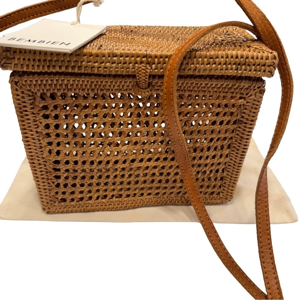 Bembien Women’s Handwoven Rattan Leather Shoulder Strap Bag NWT & Dust Bag